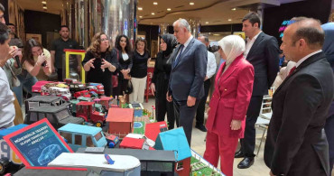 Düzce'de Yılsonu Sergisi: Öğrencilerin Tasarımları Sergilendi