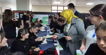 Düzce'deki Minik Yazarların Başarılı İmza Günü