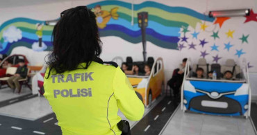 Düzce'deki Trafik Eğitim Parkı ile Öğrenciler Trafik Kurallarını Uygulamalı Olarak Öğreniyor