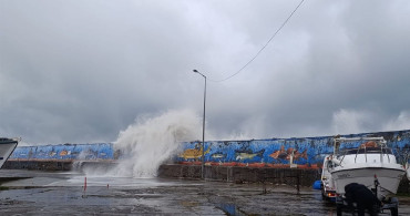 Düzce'nin Akçakoca İlçesinde Kuvvetli Rüzgarın Etkileri