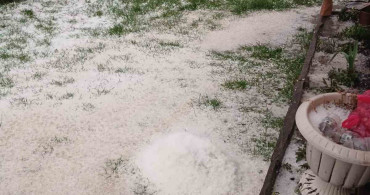 Düzce'nin Yüksek Kesimlerinde Dolu Yağışı