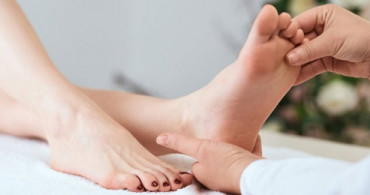 Düztabanlık Nedir, Nasıl Anlaşılır? Belirtileri ve Tedavi Yöntemleri Nelerdir?