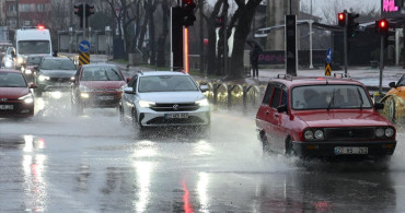 Edirne ve Kırklareli'nde Sağanak Yağışlar Etkili