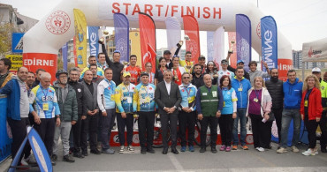 Edirne'de 16. Cumhuriyet Kupası Bisiklet Yarışı Gerçekleşti