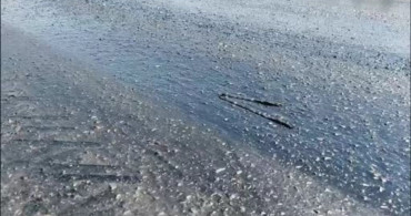Edirne’de aşırı sıcaklar asfaltı etkiledi, kum serildi