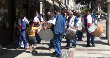 Edirne’de davul-zurna ekibi esnafı Kırkpınar’a davet ediyor