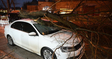 Edirne'de Fırtına ve Sağanak Yağış Etkili