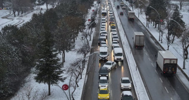 Edirne'de Kar Yağışı Zincirleme Trafik Kazalarına Neden Oldu