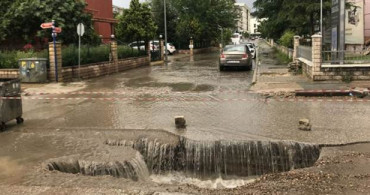 Edirne'de Sağanak Nedeniyle Yol Çöktü