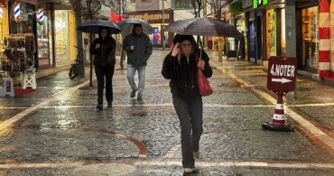 Edirne'de Sağanak Yağmur Etkili Oluyor