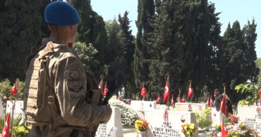 Edirnekapı Şehitliği'nde Duygusal Bir Bayram Arefesi