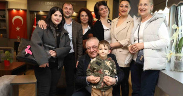 Edremit Belediye Başkanı Mehmet Ertaş Hayvanseverlerle Toplandı