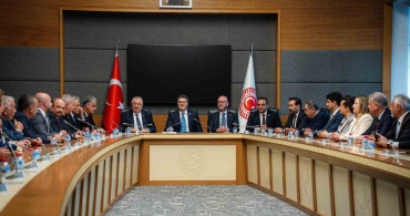 Edremit Belediyesi Heyeti, CHP Genel Başkanı Özgür Özel ile Bir Araya Geldi