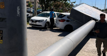 Edremit’te market tabelası devrilmesi paniğe neden oldu
