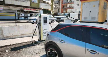 Efeler belediyesi’nin elektrikli araç şarj istasyonları hizmette