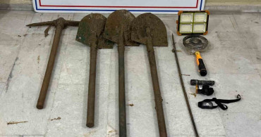 Efeler'de Kaçak Kazı Suçüstü Yakalandı