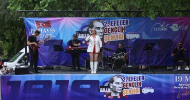 Efeler’de sanat dolu yaz akşamı