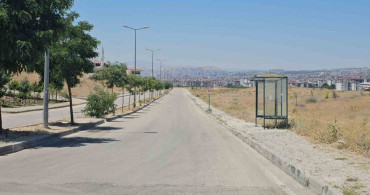 Elazığ'da aşırı sıcaklar günlük yaşamı etkiliyor