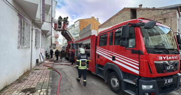 Elazığ'da Bodrum Katında Yangın Çıktı