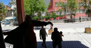 Elazığ'da Dilencilik Operasyonu: 'Çek abi çek' Diyerek Girdiler