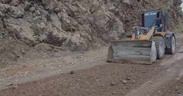 Elazığ'da Heyelan Sonrası Kapanan Köy Yolu Yeniden Ulaşıma Açıldı