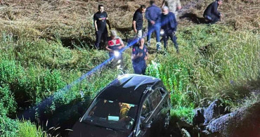 Elazığ'da kontrolden çıkan cip köprüden dereye uçtu: 3 yaralı