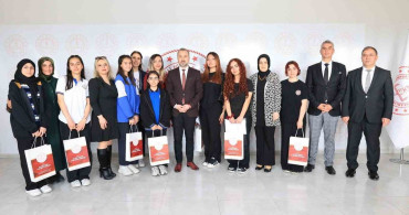 Elazığ'da Öğrenciler 15 Temmuz İçin Ödüllendirildi