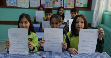 Elazığ'da Öğrencilerin Karan Zorbalığa Karşı Dostluk Sözleşmesi