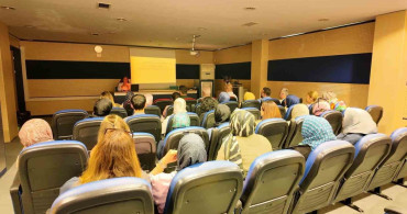 Elazığ'da Sınav Kaygısı Üzerine Ebeveynlere Eğitim Verildi
