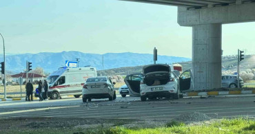 Elazığ'da Trafik Kazası: 6 Kişi Yaralı