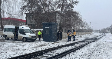 Elazığ'da Yük Treni Kazası: Bir Kişi Hayatını Kaybetti