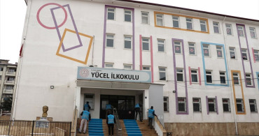 Elazığ'da Yükümlüler Okulları Temizledi