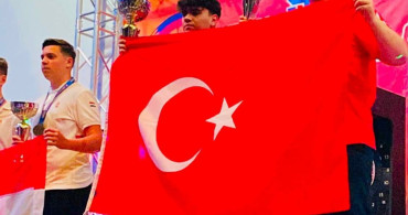 Elazığlı Bedirhan Nas, Avrupa Elektronik Dart Şampiyonası'nda İki Altın Madalya Kazandı