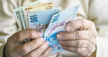 Emekli bayram ikramiyesine zam gelecek mi? Binlerce SSK, BAĞ-KUR ve memur emeklisi Kurban Bayramı’nda yatacak ikramiyeyi bekliyor!