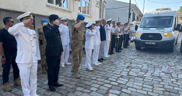 Emekli Deniz Yarbay İz Metin'in Cenaze Töreni