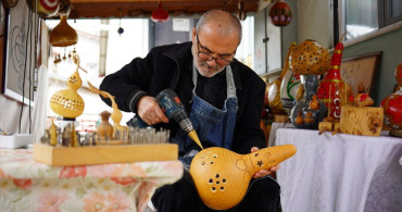 Emekli Öğretmenden Su Kabağı ile Sanat