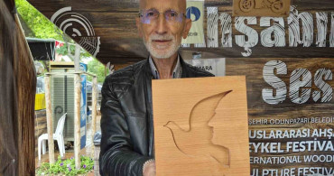 Emekli uçak teknisyeni ahşap sanatına yöneldi