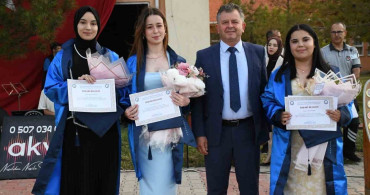 Emet MYO'da mezuniyet coşkusu