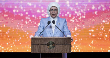 Emine Erdoğan, Vakıf İnsan Ödülleri Programına Katıldı