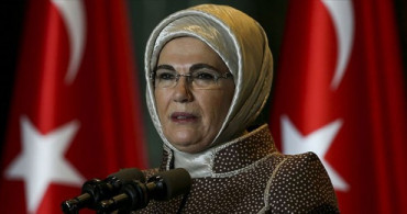Emine Erdoğan'dan Kullanılmış Maske Ve Eldivenlerin Atık Kutularına Atılması Çağrısı