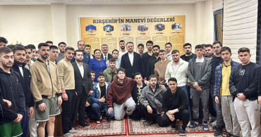 Eminoğlu, Kırşehir'de Öğrencilerle Sahurda Buluştu