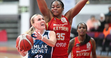 Emlak Konut Dörtlü Final'e Yükseldi