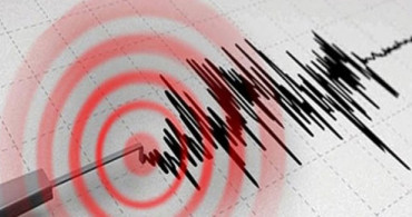 Endonezya'da 7 Şiddetinde Deprem!