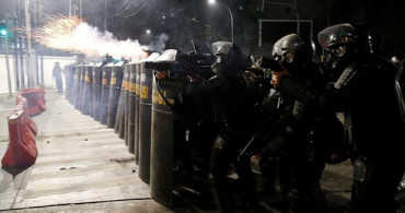 Endonezya'da Protestocular İle Polis Arasında Çatışma: 6 Ölü