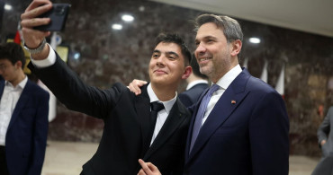 Enerji ve Tabii Kaynaklar Bakanı Bayraktar Lise Öğrencileriyle İftarda Bir Araya Geldi