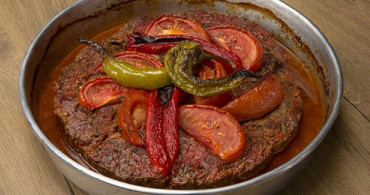 Enfes Tepsi Kebabı Nasıl Yapılır? Tepsi Kebabı Tarifi
