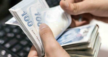 Enflasyon altında ezilen üniversitelilere karşılıksız burs müjdesi! Başvuru yapan öğrencilere 3200 TL burs verilecek