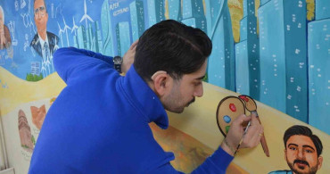 Engelli Öğretmenden Yaratıcı Proje: Tarih ve Kültür Duvar Resmi