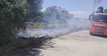 Erciş’te ot yangınları mahalle sakinlerini korkuttu
