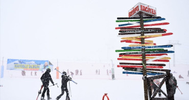 Erciyes Kayak Merkezi Hafta Sonu Kayakseverlerle Dolduruldu